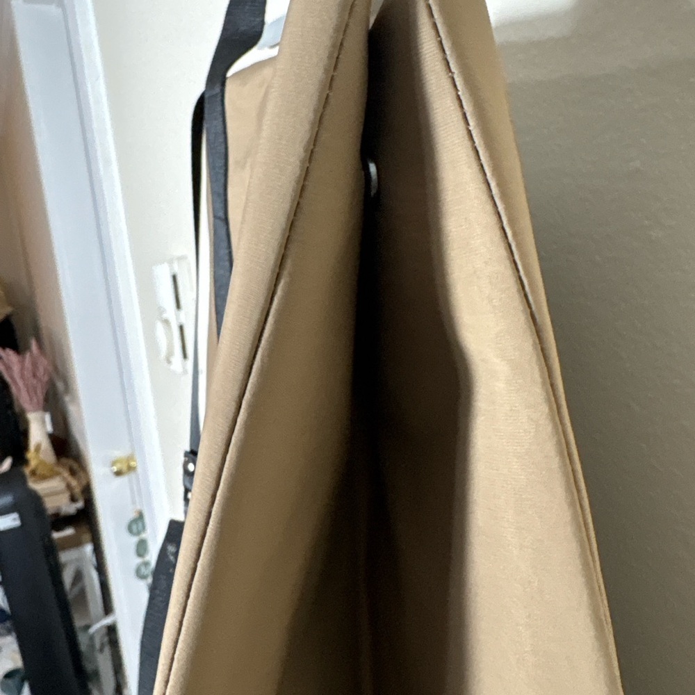 NWT LOLE Beige and Black Unisex Tote Bag with Shoulder Strap and Zip Bag - Picture 12 of 12